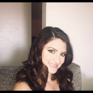 Meet your Posher, Kayla